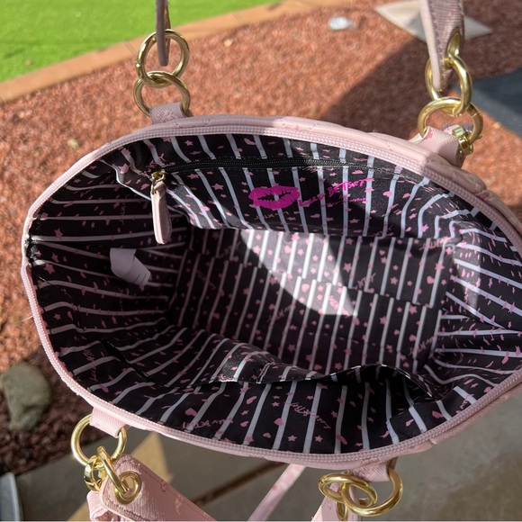 NWOT luv Betsey by Betsey Johnson | Lavender | purse crossbody quilted satchel - Picture 5 of 16